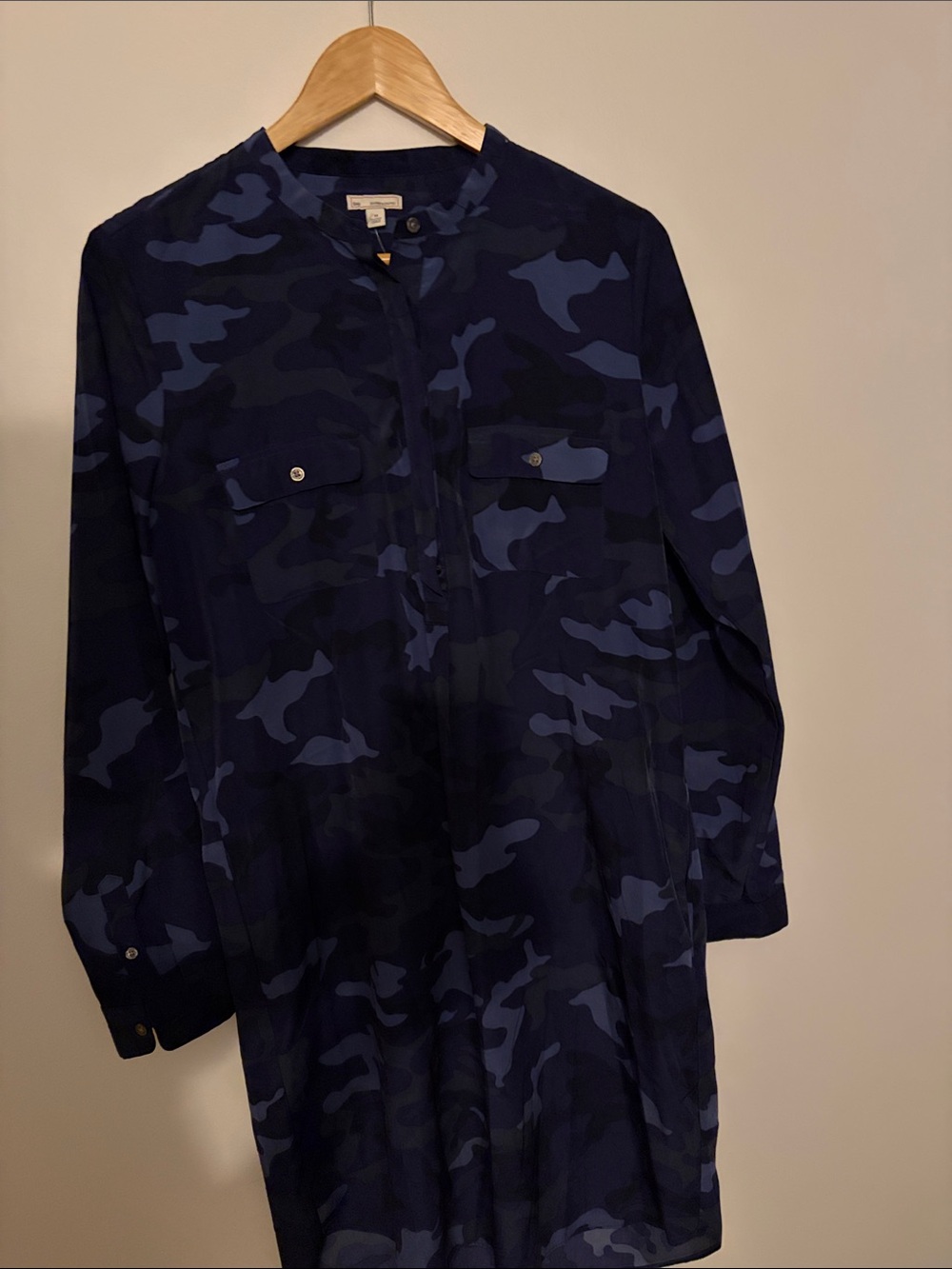 GAP Men's Navy and Dark Blue Camo Button-Down Shirt